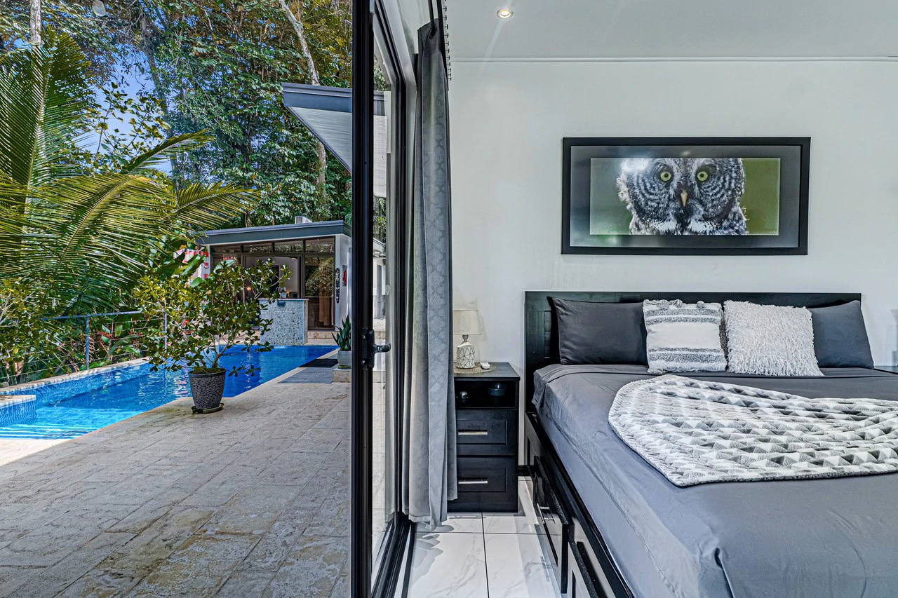 Charming 2 Bedroom Home + Studio located in heart of Uvita - photo 6