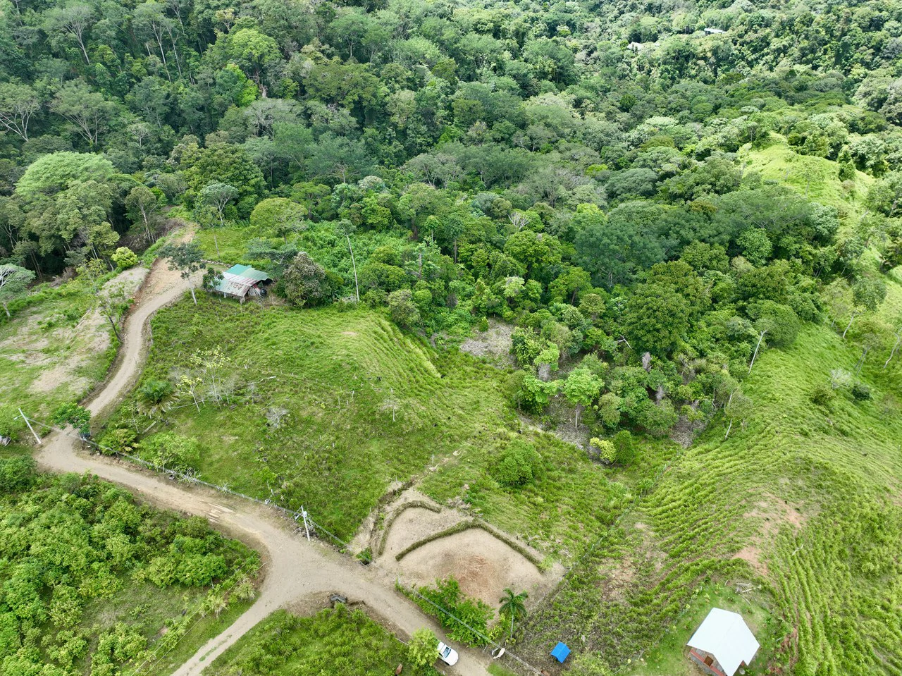 Spring and Waterfall!  3,2 Acres lot in Uvita Mountains - Gallery image 8