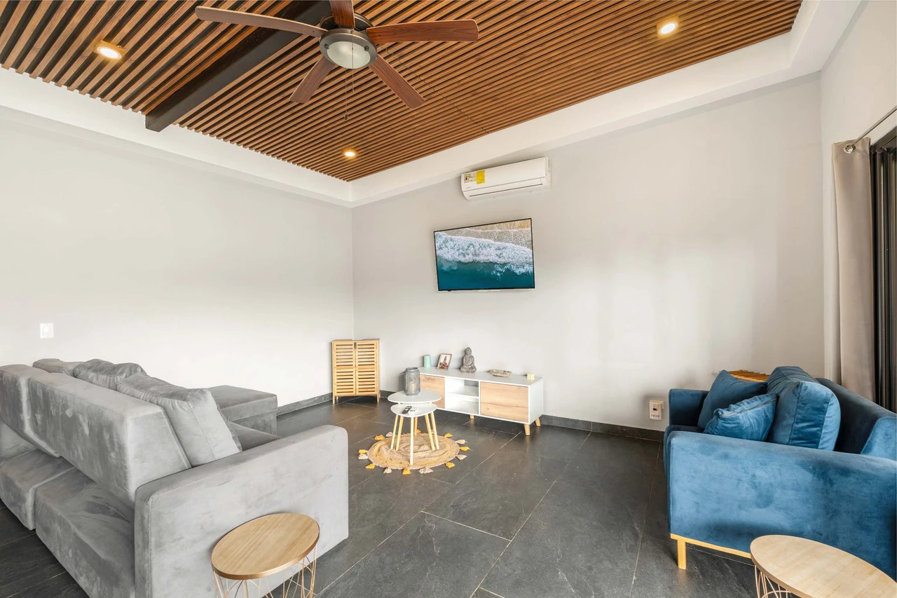 Loma Verde #48: Modern Corner-Lot Home Surrounded by Green Mountain Views - Gallery image 2