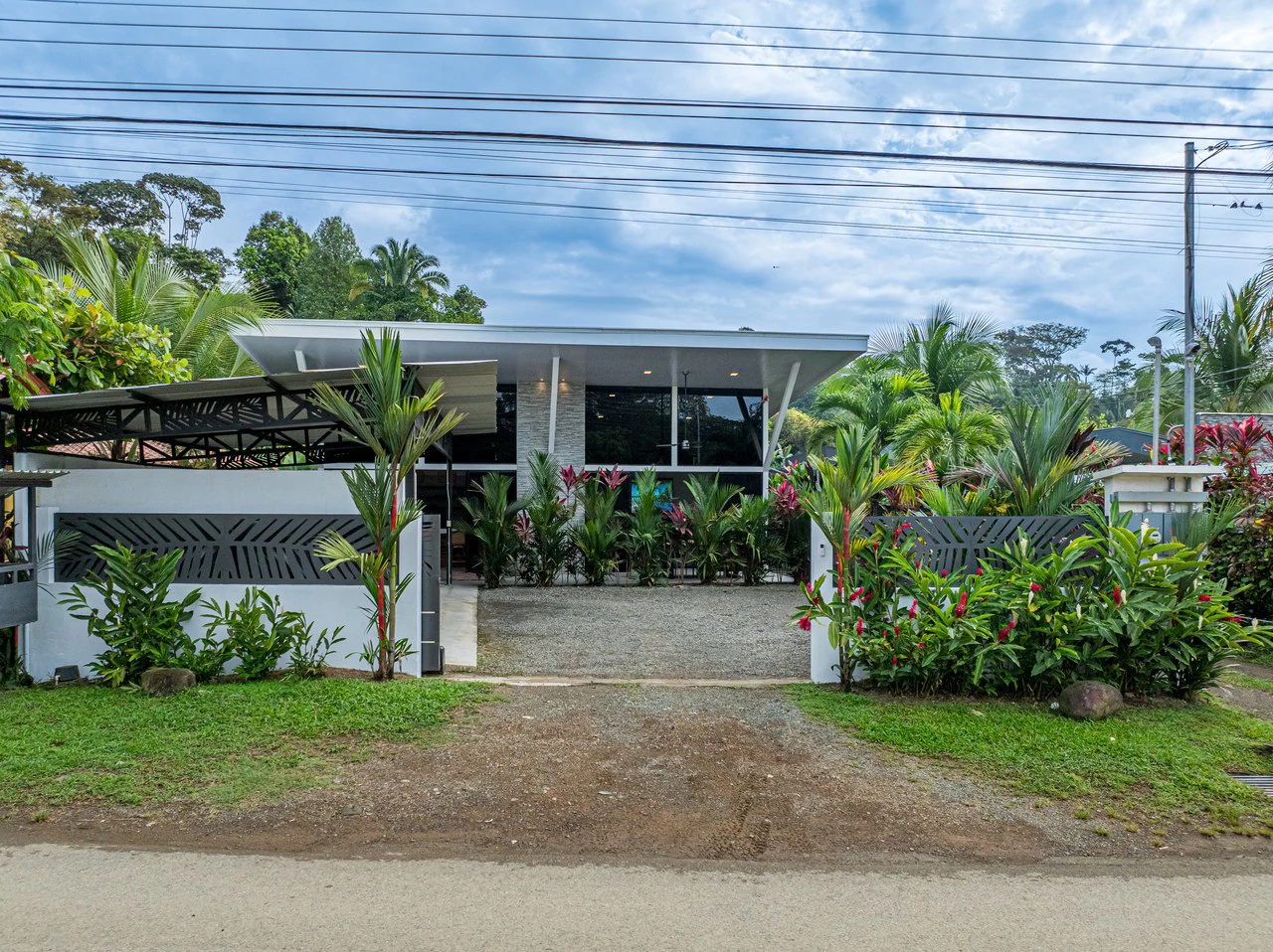 Elegant Tropical Home | 5 Minutes from Marino National Park: Near the Coast House For Sale in Bahía Ballena - Gallery image 82