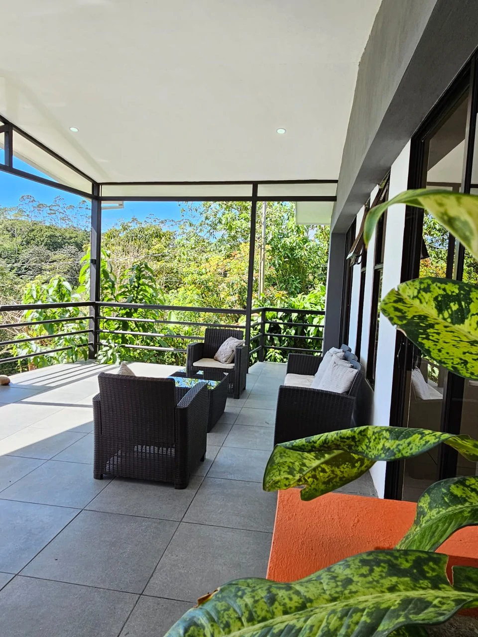 VILLA  AMANDA: Urban Style Home in Rural Setting - Gallery image 7