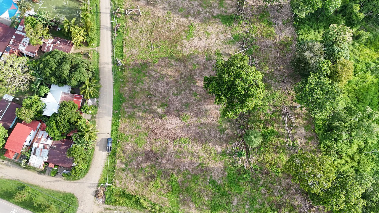 COMMERCIAL LOT IN CORONADO! MAIN HIGHWAY, 1.6 ACRES!: Mountain Home Construction Site For Sale in Puerto Cortés - Gallery image 8