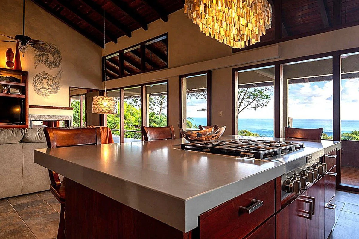4.6 ACRES – 4 Bedroom Ultra-Private Oceanview Luxury Estate Surrounded by Rainforest!!! - Gallery image 33