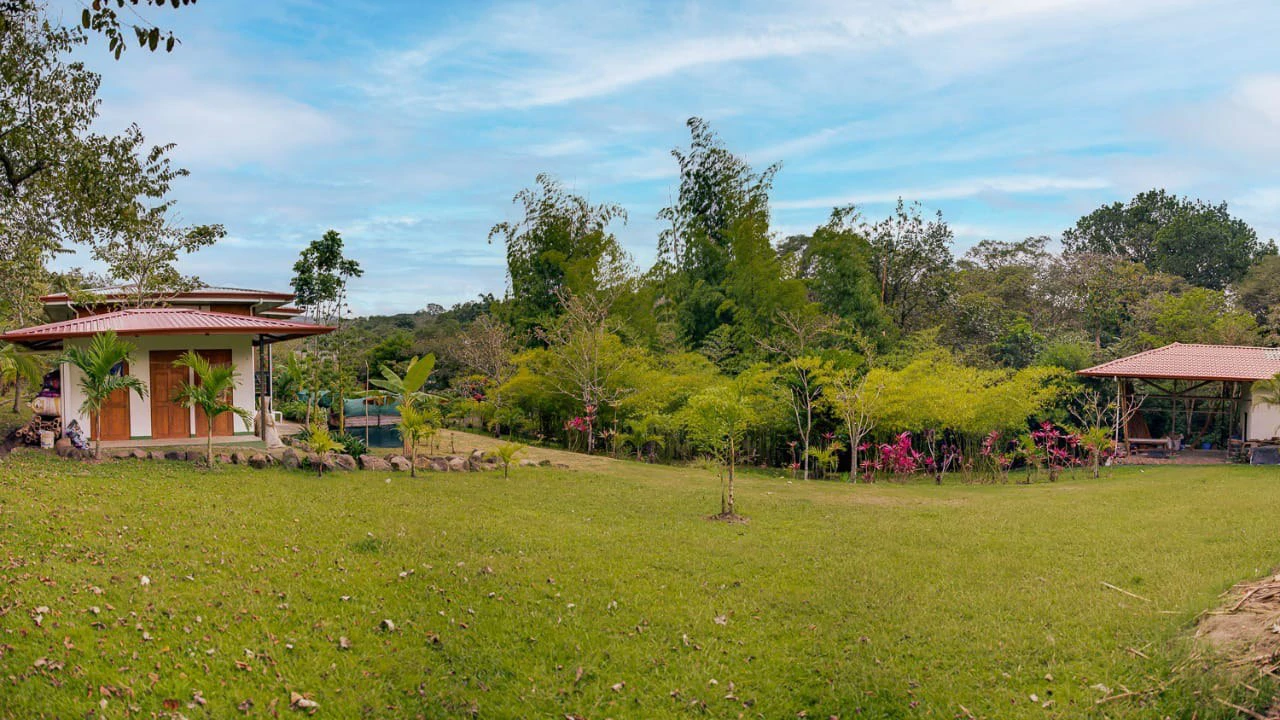 Finca Bambu: Unique Luxury Chalet, Guest house and Pool! - Gallery image 12
