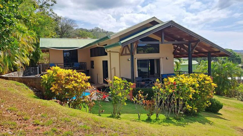 Casa Paramojito: Casa Paramojito – Charming 2-Bedroom Tropical Home with Pool & Ocean Views, 10 Minutes from Sámara - Gallery image 4