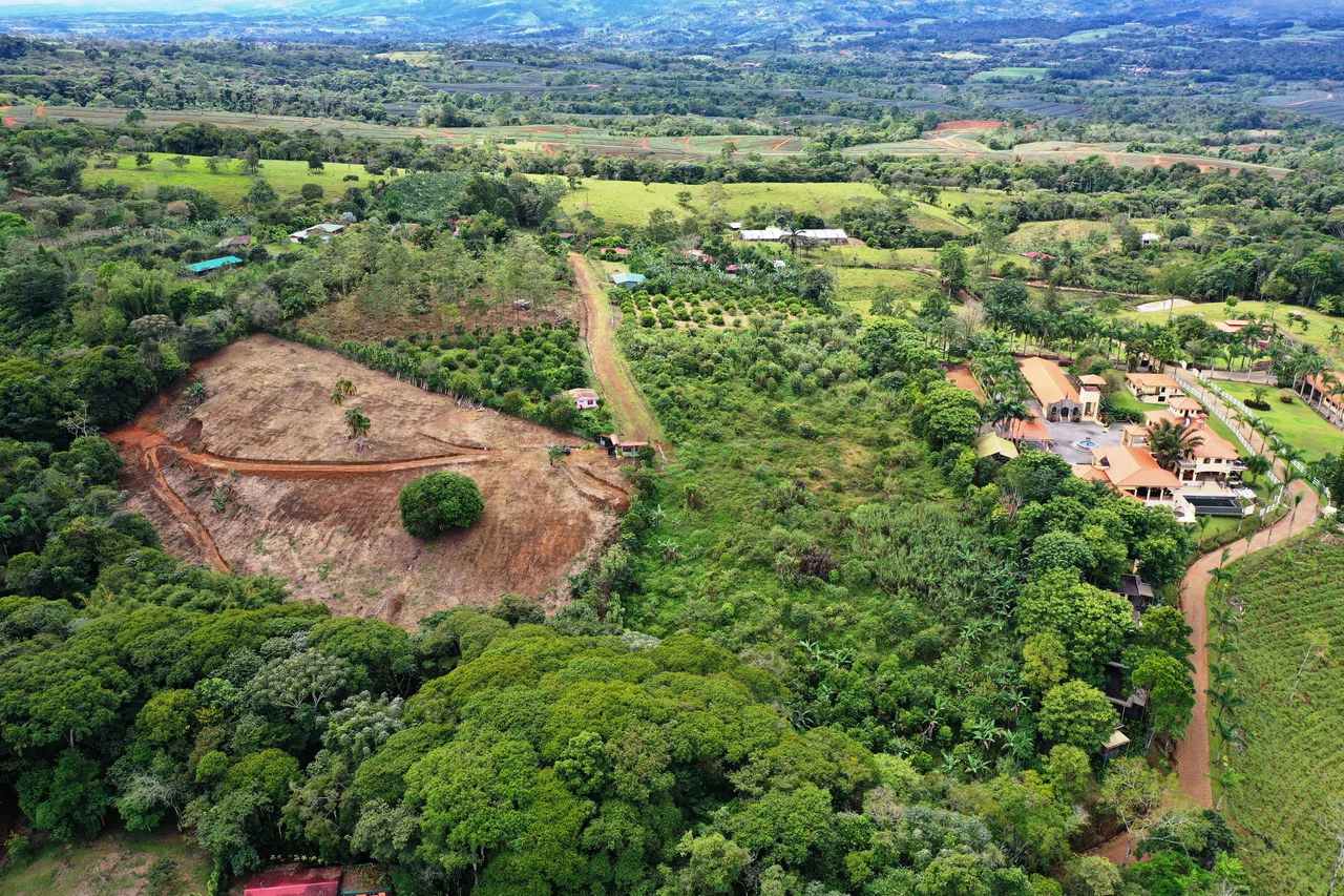 3.2 Acre Riverfront Property with Mountain Views San Francisco San Isidro