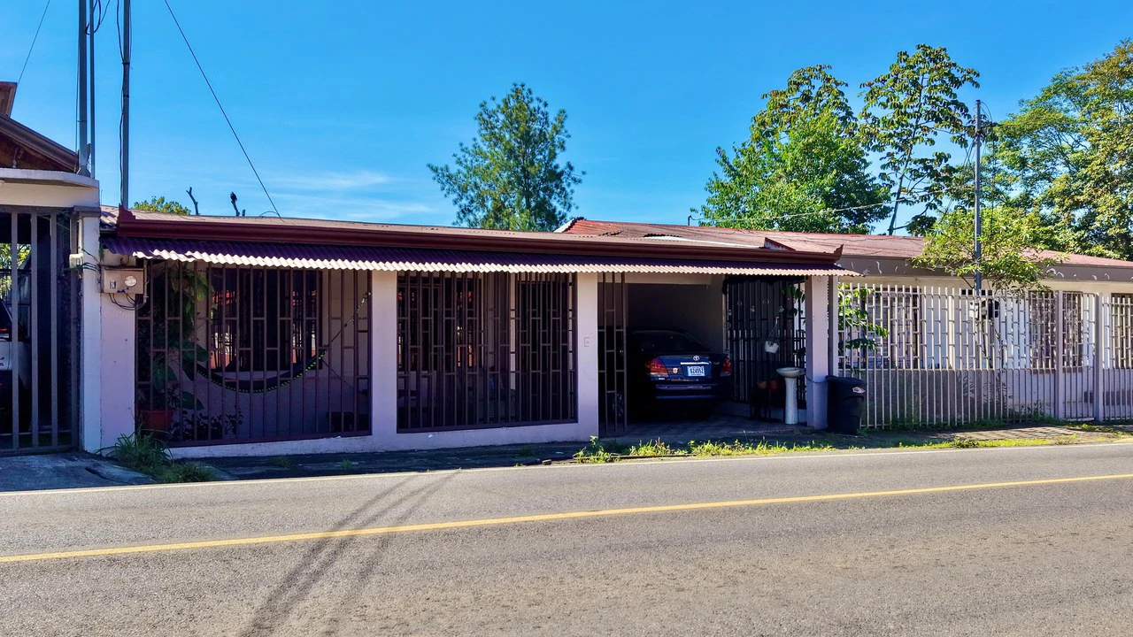 FOR SALE: 2,152 SQFT HOME IN BARRIO UNESCO, PEREZ ZELEDON: PRIME LOCATION 3 MINUTES FROM DOWNTOWN