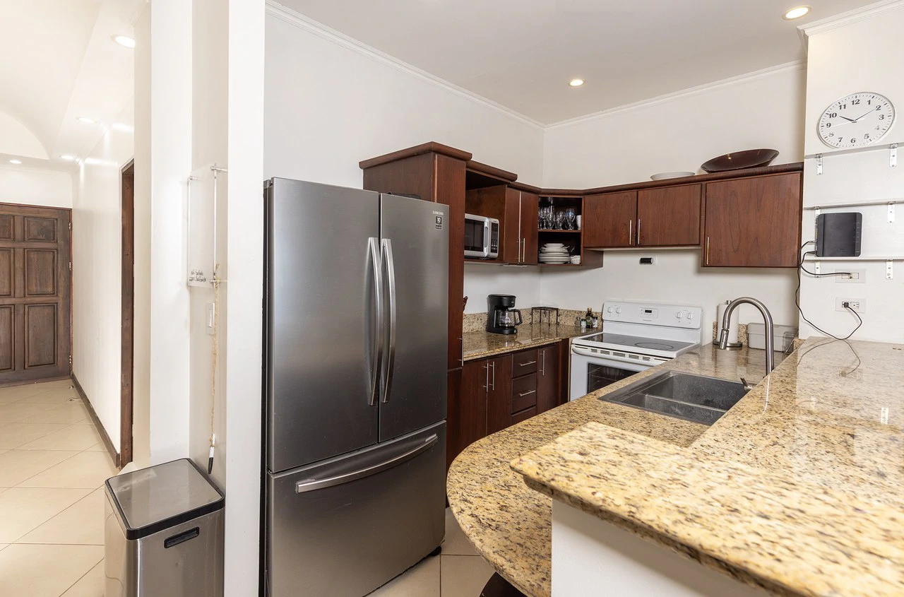 Flamingo Towers 23: Stunning ocean view, vacation home or rental income. - Gallery image 6