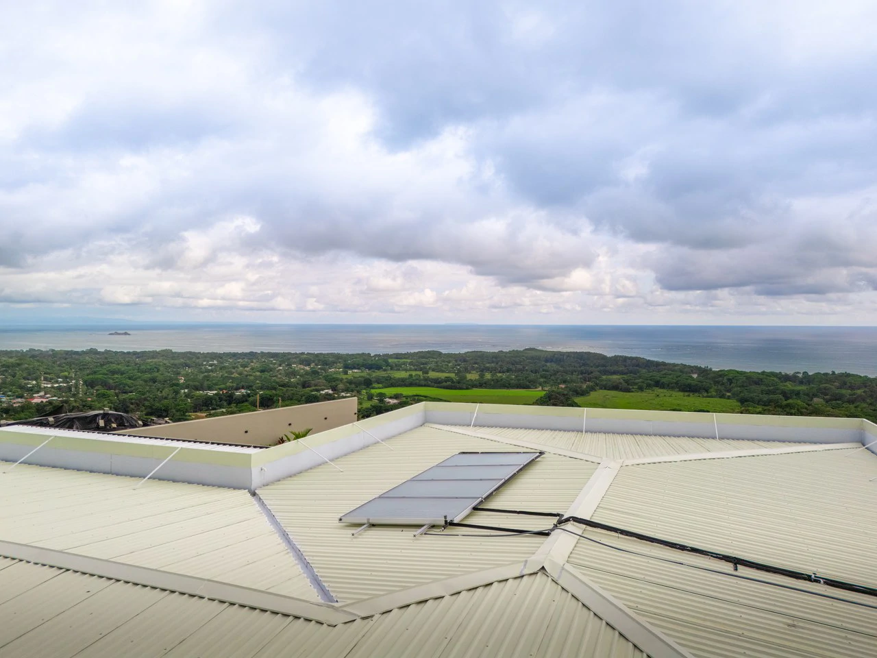 Lion's Gate Sunset Estate - Gallery image 14