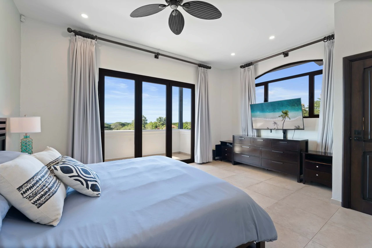 Villa Melina: Reserva Conchal Stunning Ocean and Golf course views - Gallery image 16