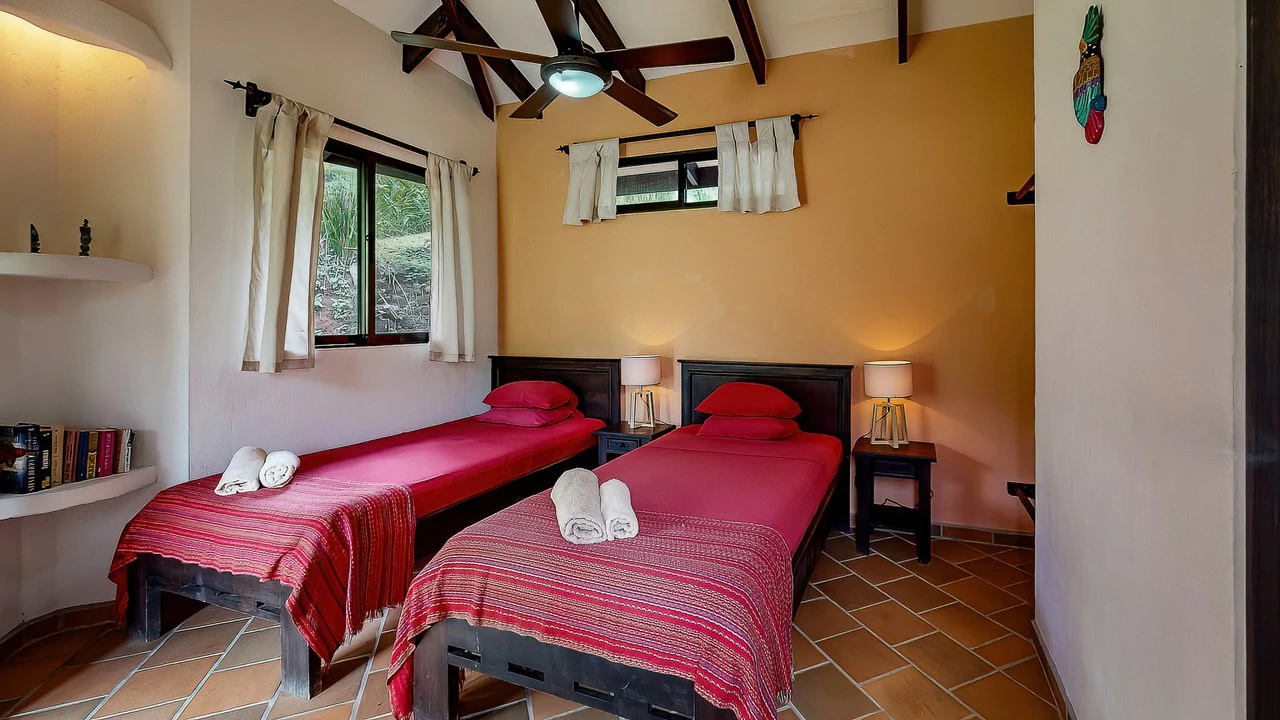 A TRANQUIL HAVEN: PRIME INVESTMENT OPPORTUNITY IN UVITA'S LUSH RIVER ENCLAVE: Mountain Hotel/Resort/Hostel For Sale in Uvita - Gallery image 44