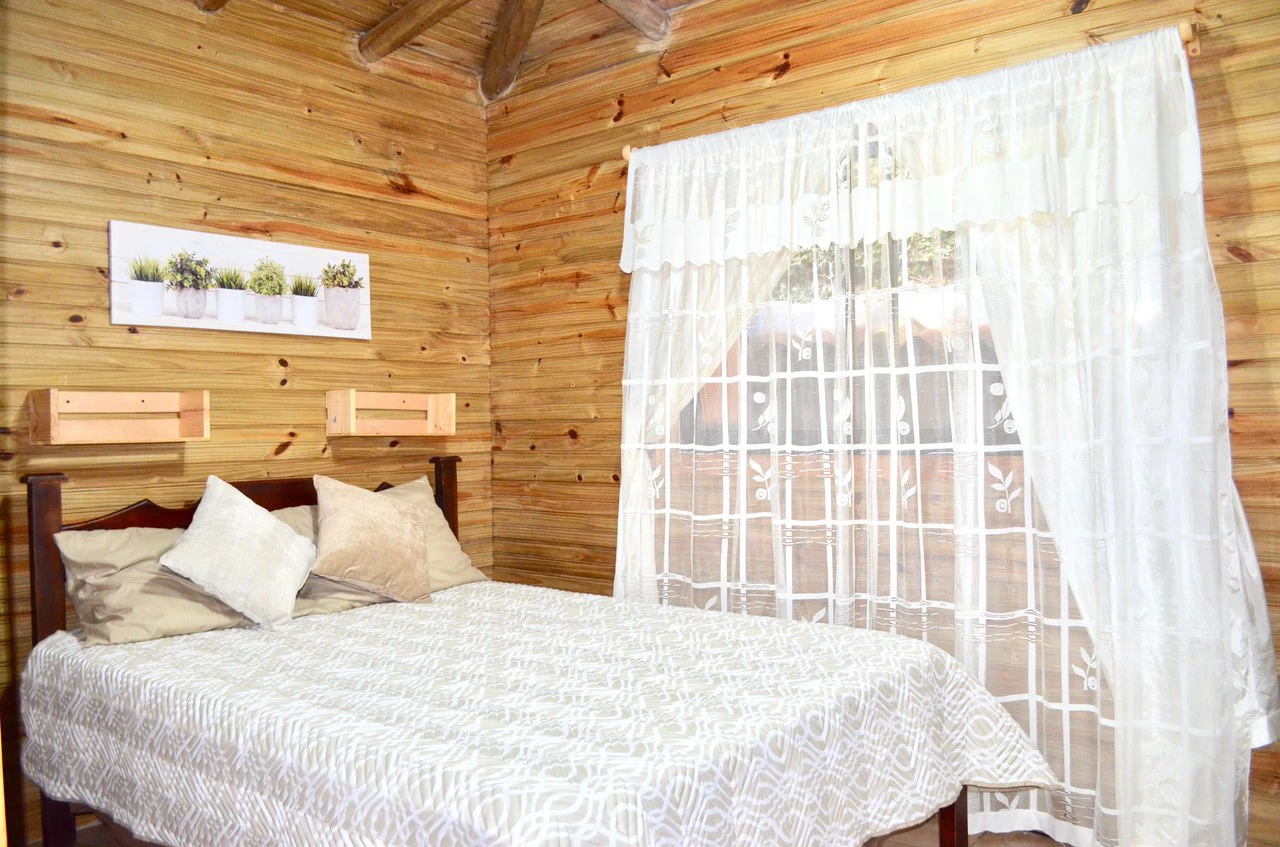 Beautiful investment property with cabins, house and apartments - Gallery image 30
