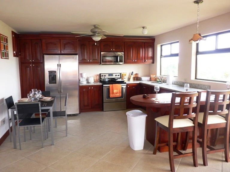 Italian Style: GREAT DEAL ! 2-story Lake View Home - Gallery image 4