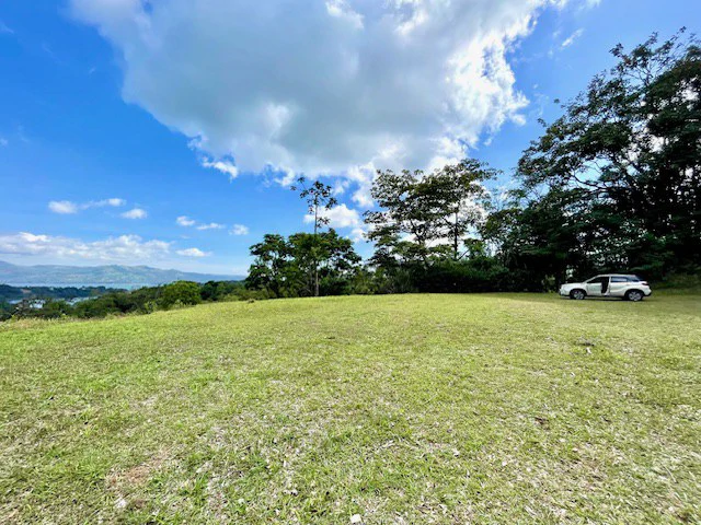 LG-002 Terreno Top Nuevo Arenal: Premium 1.45-Acre Gated Homesite in Nuevo Arenal | Panoramic Lake & Volcano Views, Private Boat Dock & Clubhouse - Gallery image 7
