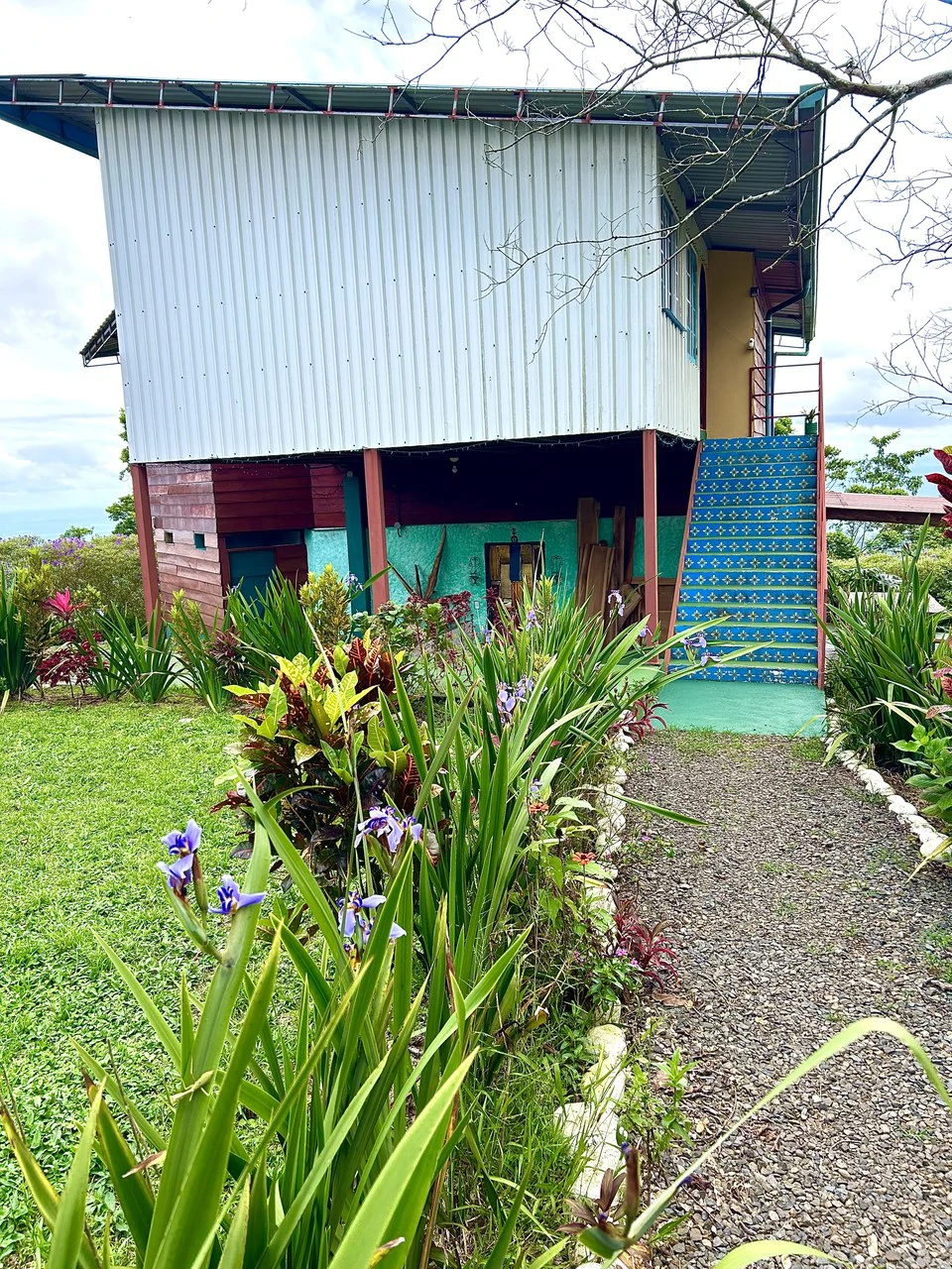 Costa Rica Ecolodge Retreat: Spectacular Views Turnkey Ecolodge Mountain Retreat in the heart of Costa Rica - Gallery image 6
