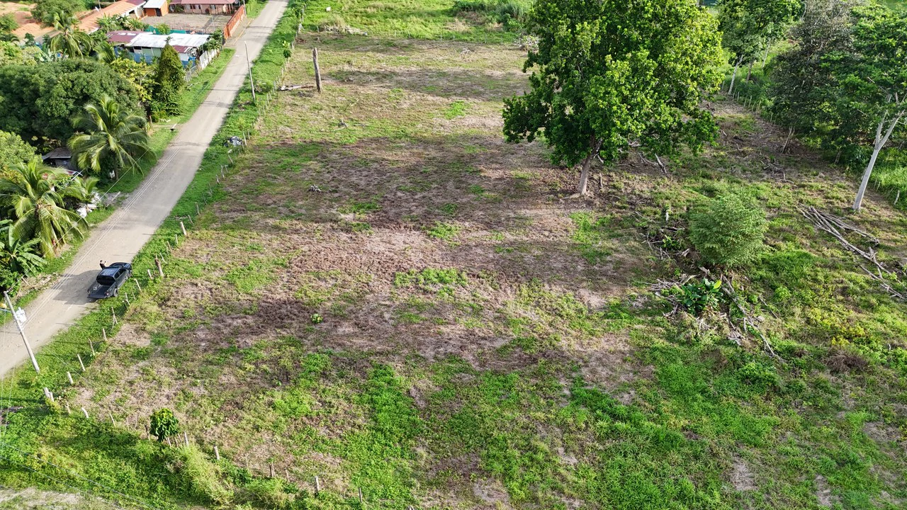 COMMERCIAL LOT IN CORONADO! MAIN HIGHWAY, 1.6 ACRES!: Mountain Home Construction Site For Sale in Puerto Cortés - Gallery image 6