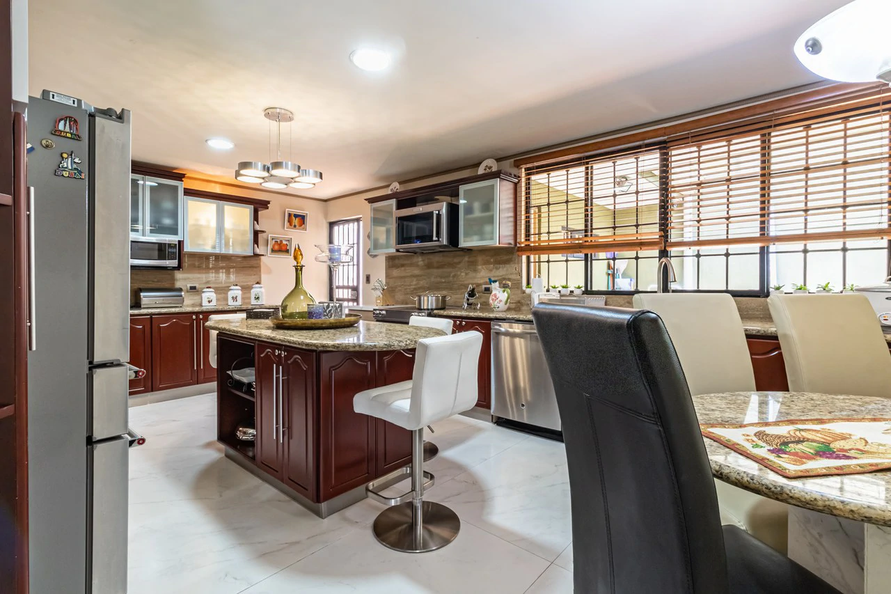 House For Sale in Escazú - Gallery image 4