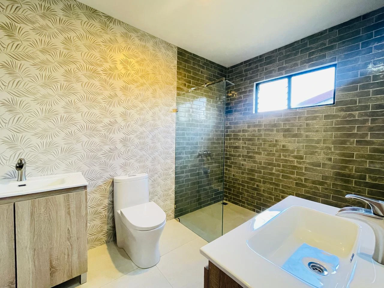 3 Bedroom apartament for sale with appliances in Trejos Montealegre Escazu Costa Rica - Gallery image 10
