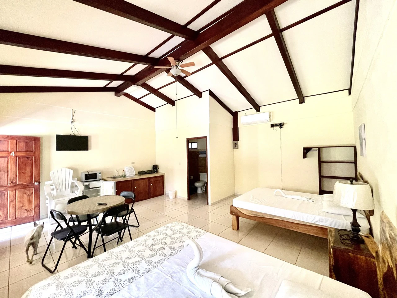5 cabins and 2 bedrooms house with 2 pools - Multiplex for Sale in Tarcoles, Puntarenas Costa Rica - Gallery image 4