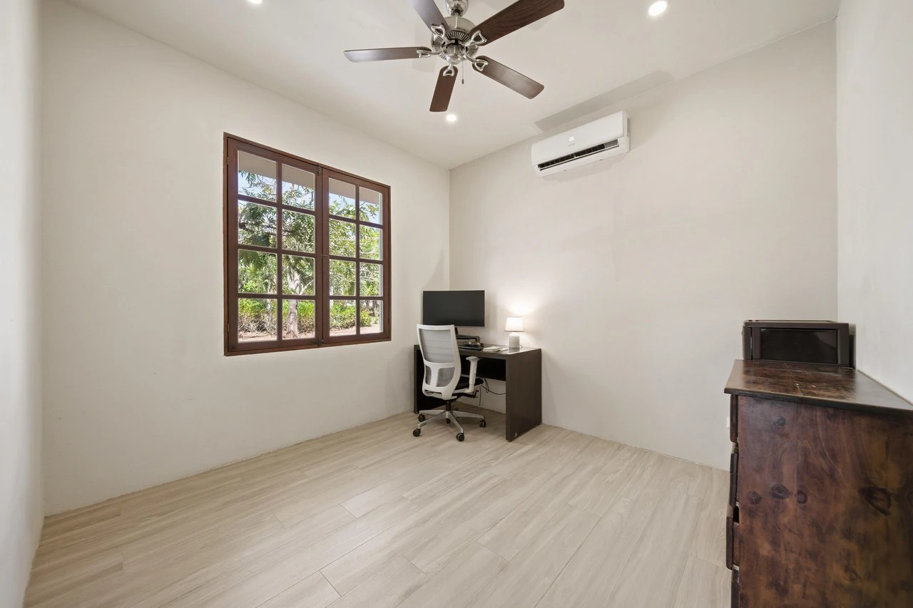 Stella Maris: Tranquil Home Within the Beauty of Altos Los Robles - Gallery image 16