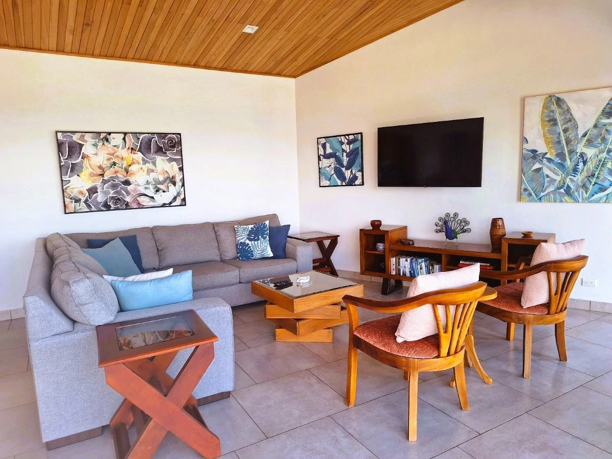 Atenas Hillside Escape: Private Hillside Retreat in exclusive Roca Verde - Gallery image 6
