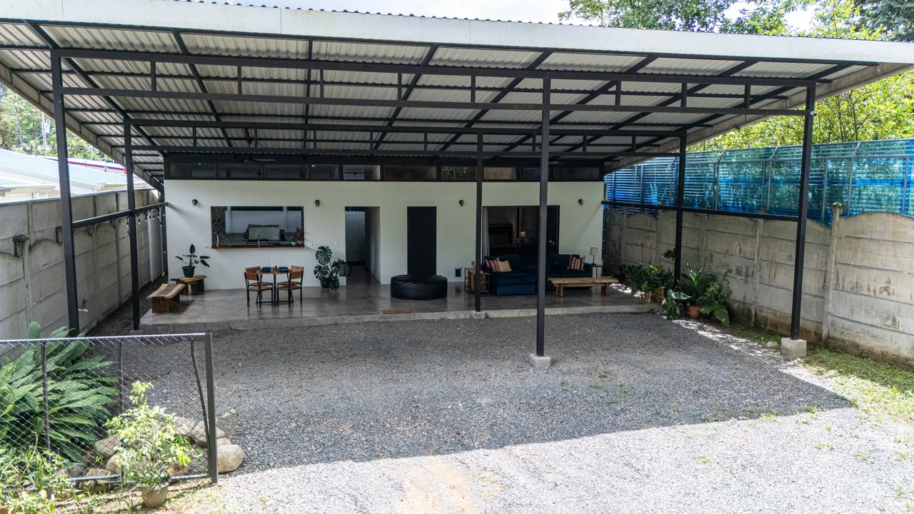 Charming and Affordable 1-bedroom home in Uvita - Gallery image 3