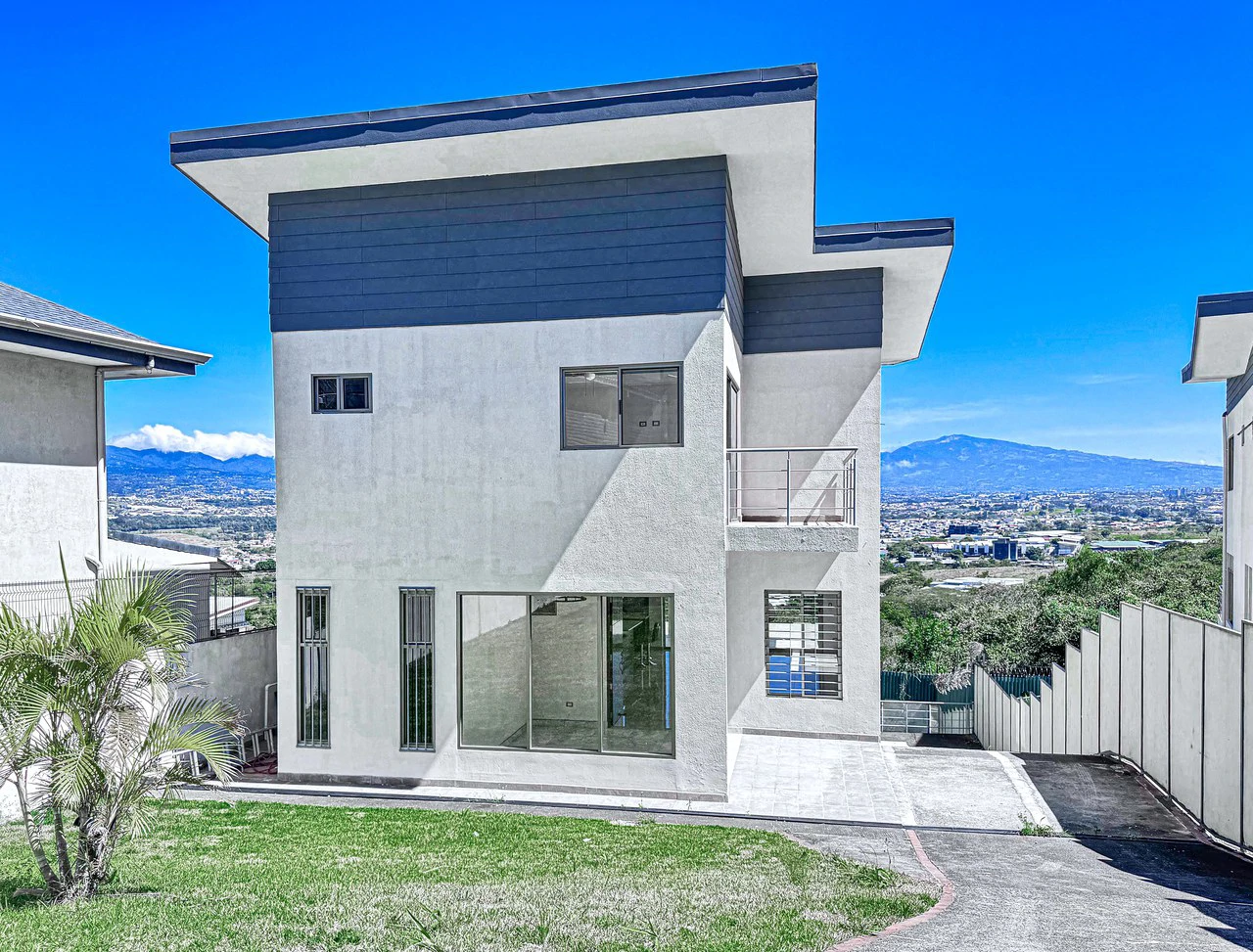Casa Hilltop:  Casa Hilltop mountainside home for sale in Guachipelin Escazu