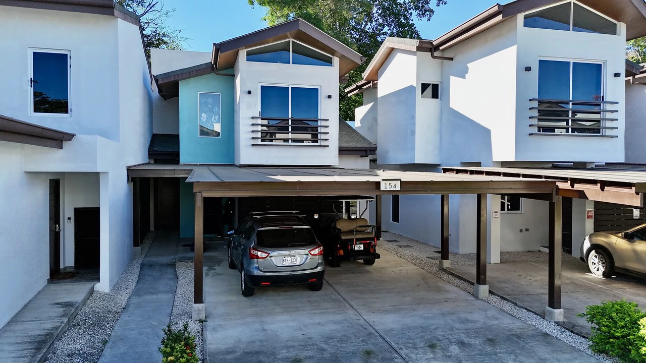 Unique Oversized Lot Home in Ciudad del Mar with 4 Covered Parking - Gallery image 39