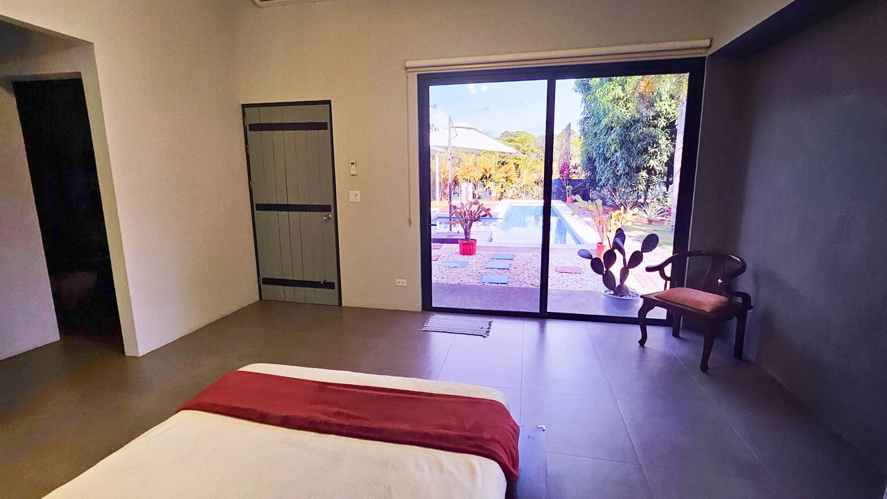 Beautiful Casa Irina, with pool and large yard: Close to the beach in tranquil Monterrey! - Gallery image 11
