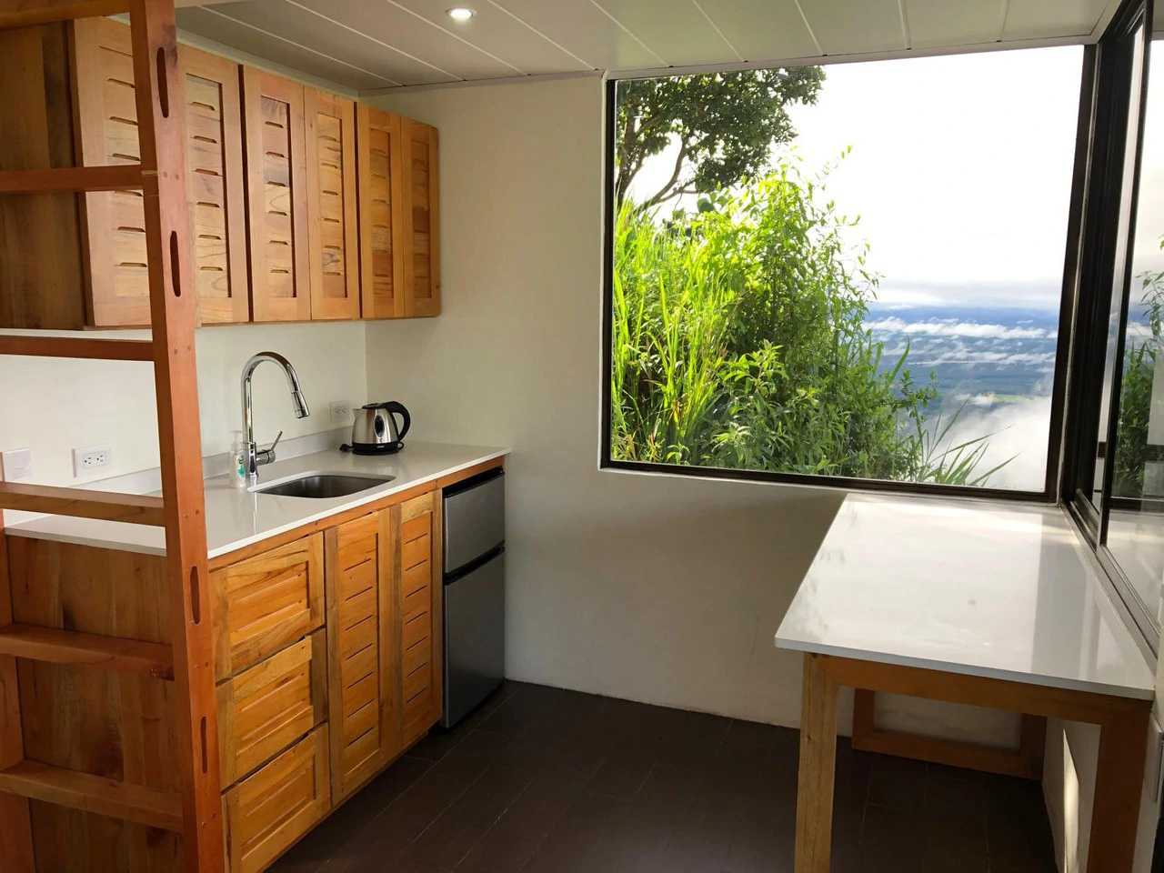 Sortisomnis: Stunning Ocean View Retreat & Rental Investment - Gallery image 13
