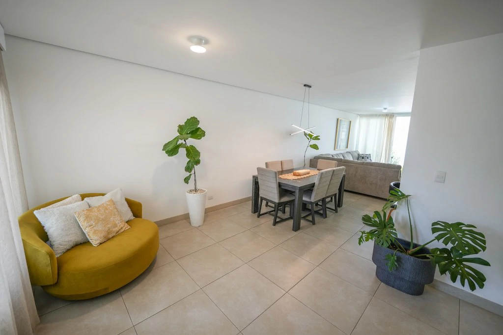 House For Sale in San Rafael - Gallery image 9