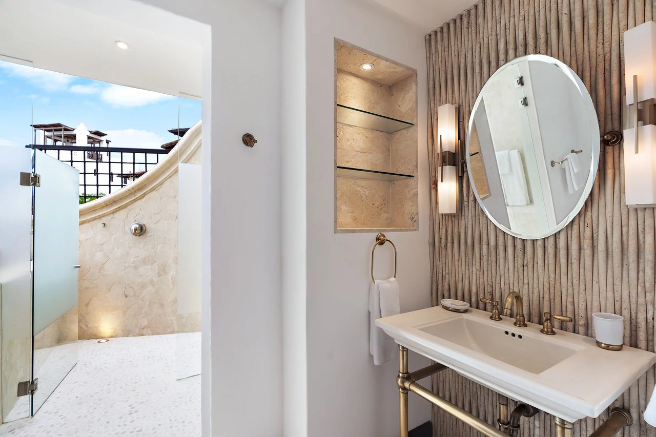 27 Cartagena: Unique Luxury Beachfront Home - Gallery image 36