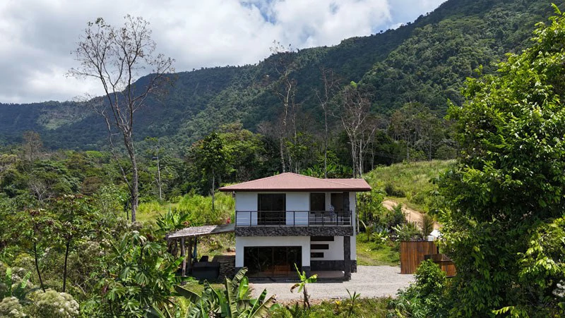 Stunning 3-Bed, 3-Bath Home with Ocean & Mountain Views in Tinamaste - Gallery image 7