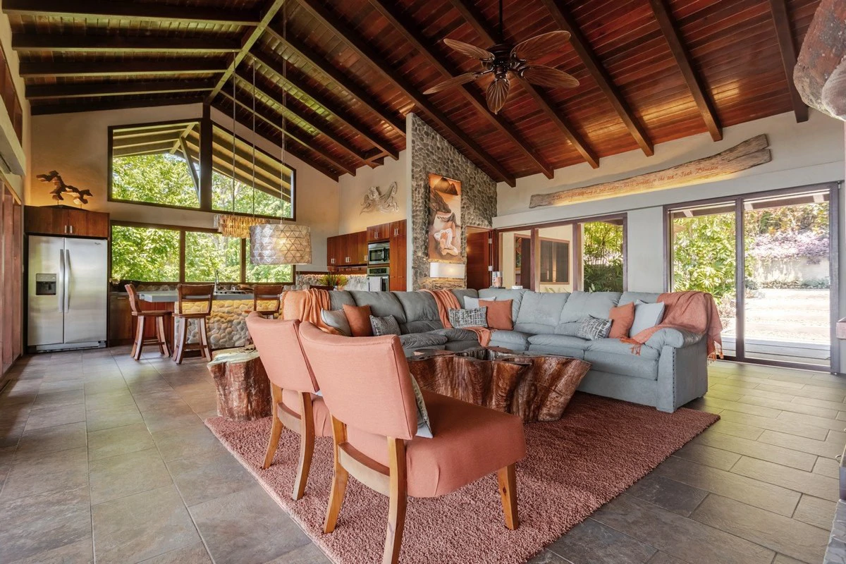 4.6 ACRES – 4 Bedroom Ultra-Private Oceanview Luxury Estate Surrounded by Rainforest!!! - Gallery image 38