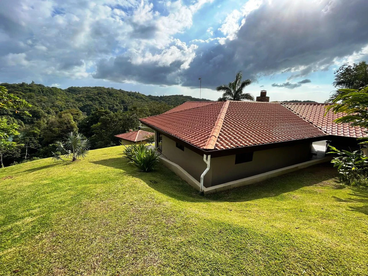 VILLA CANASOL : Lake View Home with Pool, Garage and Workshop - Gallery image 5
