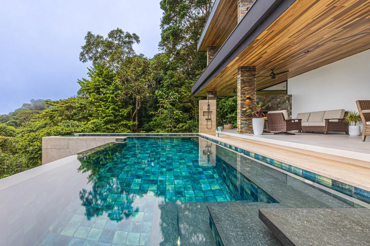 Casa Koules: Architectural 5-Bedroom Oceanview Estate in Prestigious Costa Verde Estates - Gallery image 42