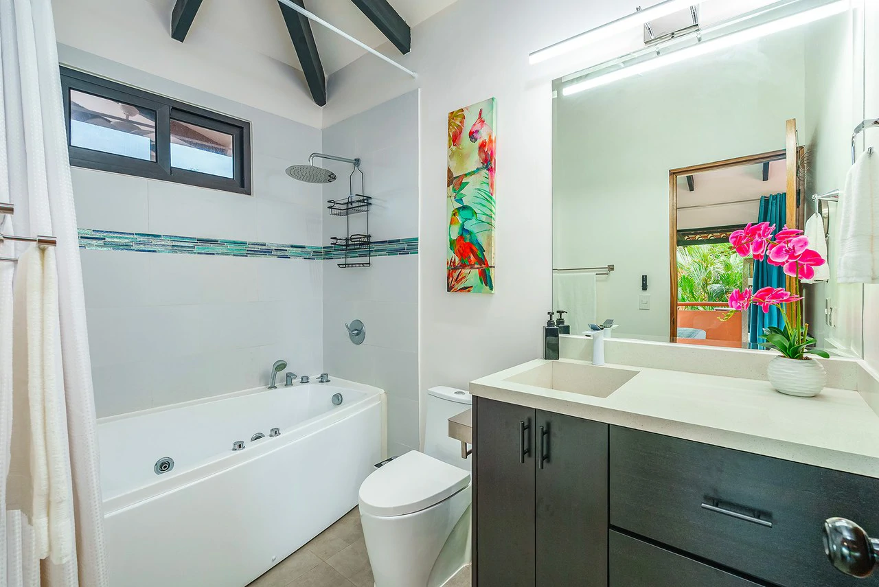 Iguana Villas #2: Perfectly Remodeled 2BR Villa at White Sand Beach - Gallery image 28