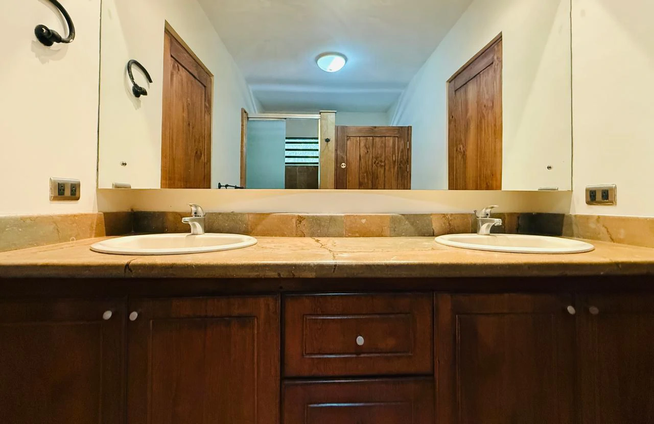 House for Sale with 1,732 sq m Garden in an Exclusive Gated Community in Ciudad Colón - Gallery image 15