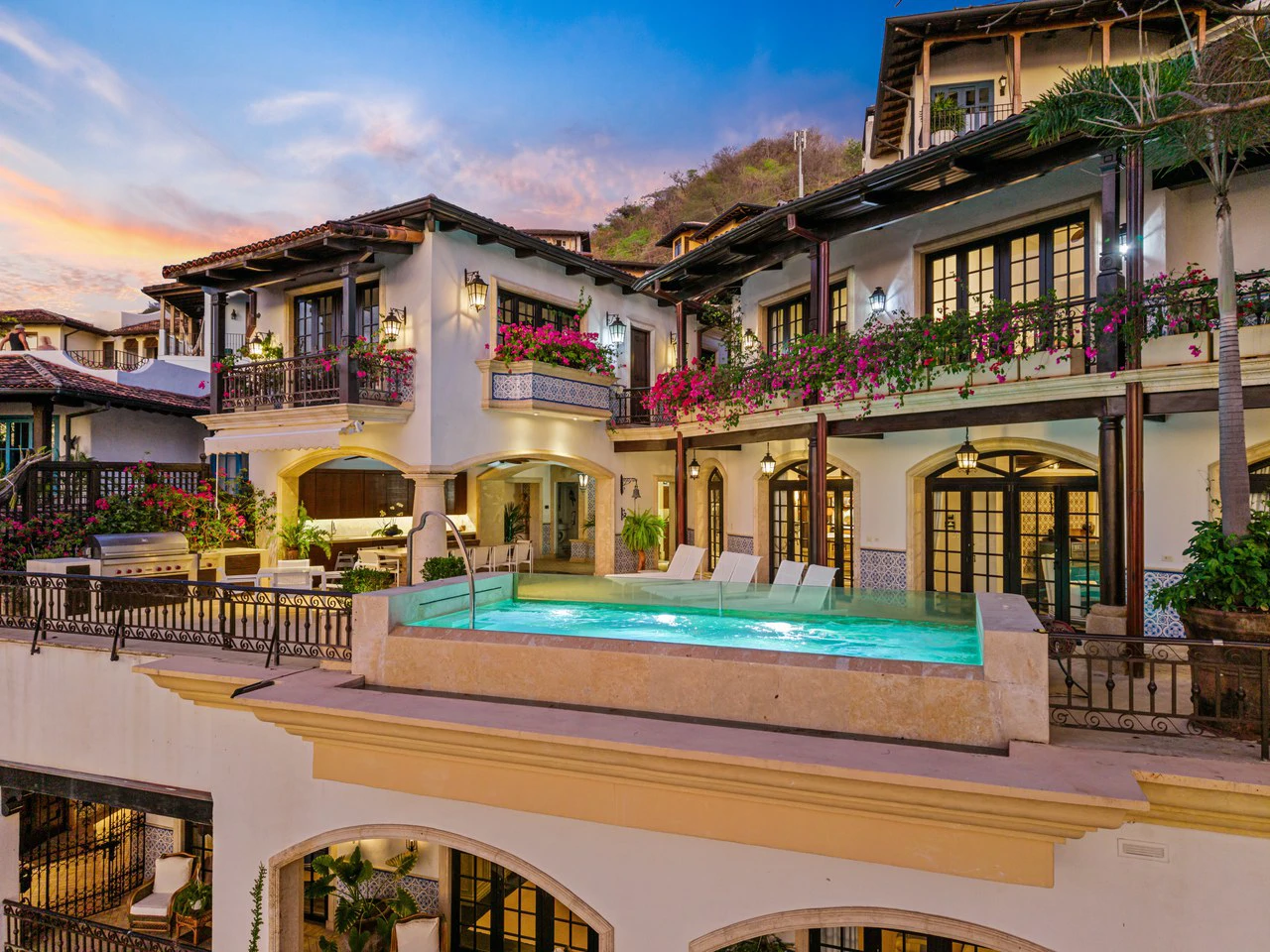 27 Cartagena: Unique Luxury Beachfront Home - Gallery image 57