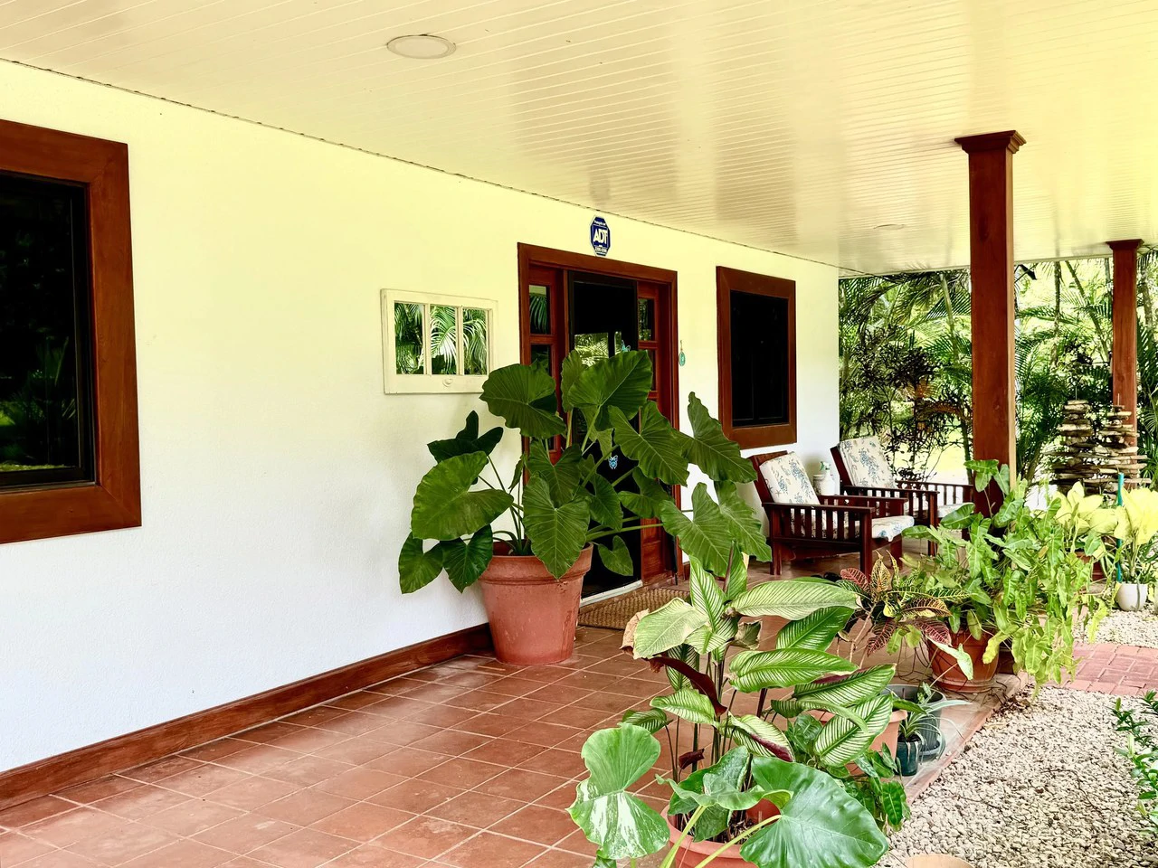 Tropical Villa 519: $629,950 USD Gated Los Delfines Golf & Country Club Beachfront Village. 5 min walk to Swimming beach in Bahia Ballena on the Southern Nicoya Penisula - Gallery image 45
