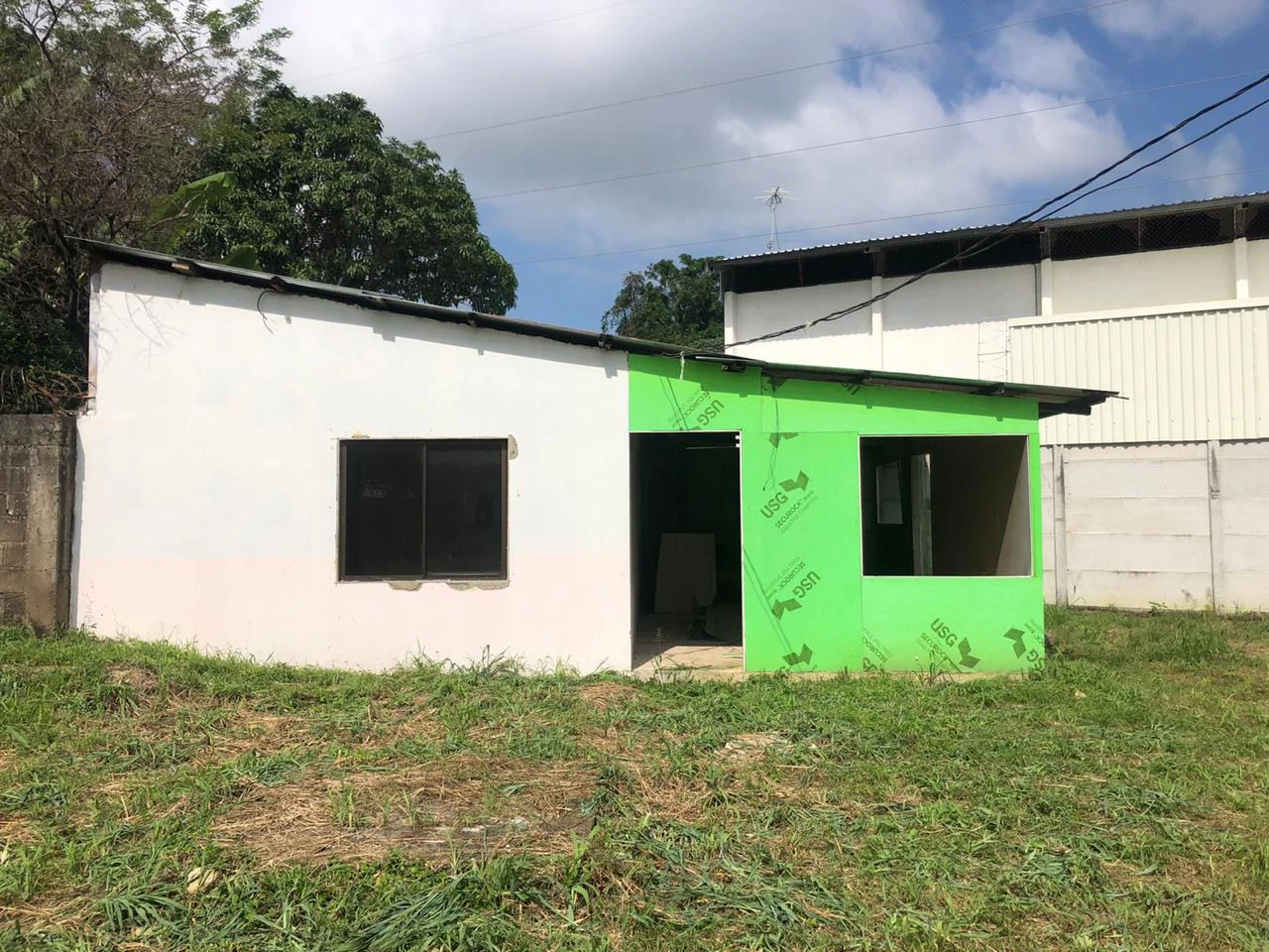 Large Commercial House, in front of Inter-American Highway and Mall in Liberia - Gallery image 18