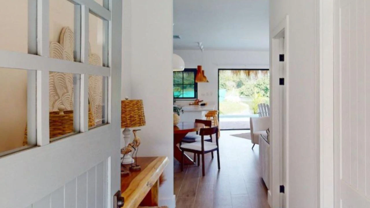 Exclusive Lakefront Residence with Pacific Panoramas: Boutique 3BR Living in Playa Hermosa - Gallery image 3