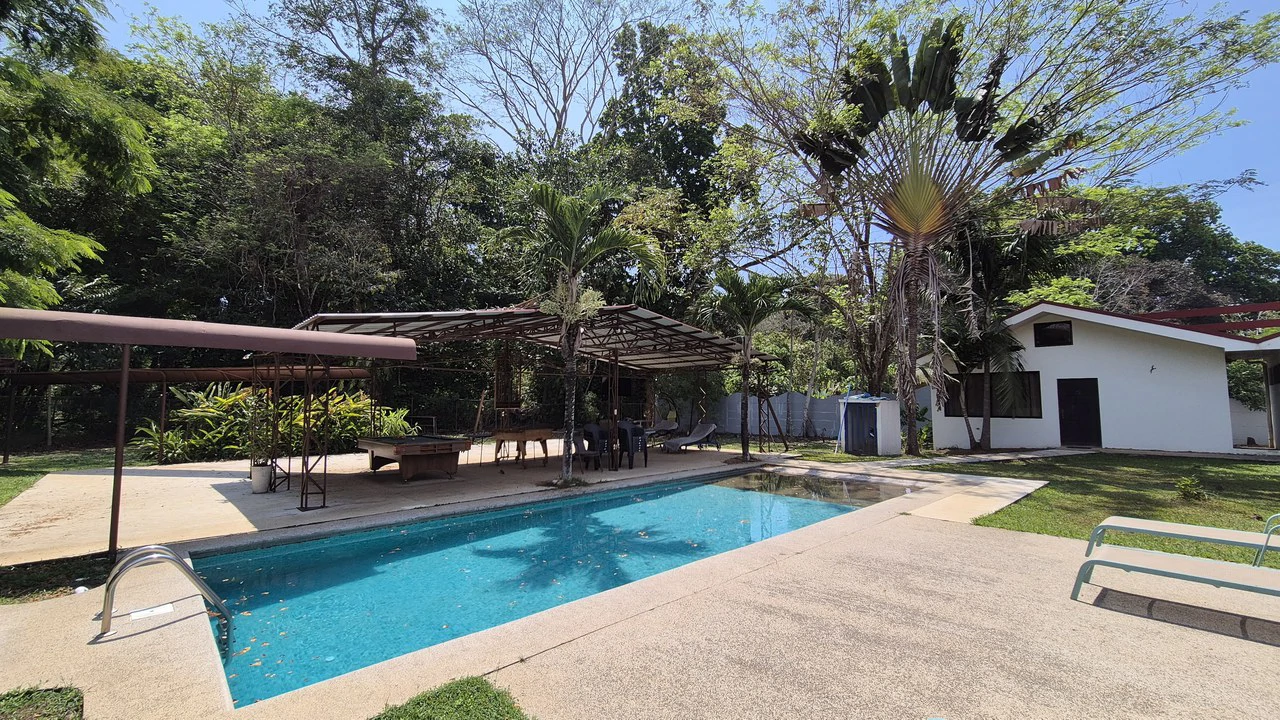 Income Generating Property. Costa Rica. Near the beach:   Income-Generating Oasis in Villa Verde, Garabito – Just Minutes from Puntaleona - Gallery image 3