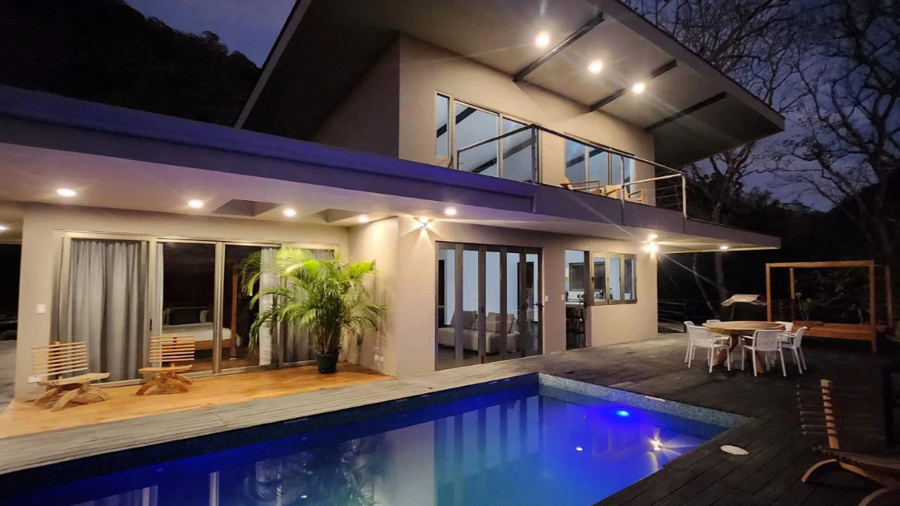 Coco: 3-Bedroom Forest-Side Home Near Playa Pájaros - Gallery image 27