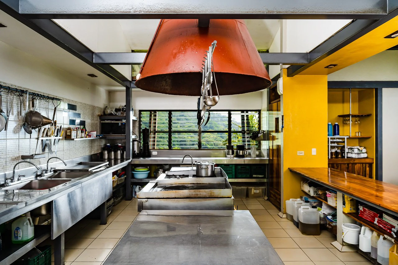 Celeste Mountain Lodge: Mountain Hotel/Resort/Hostel For Sale in Bijagua - Gallery image 67