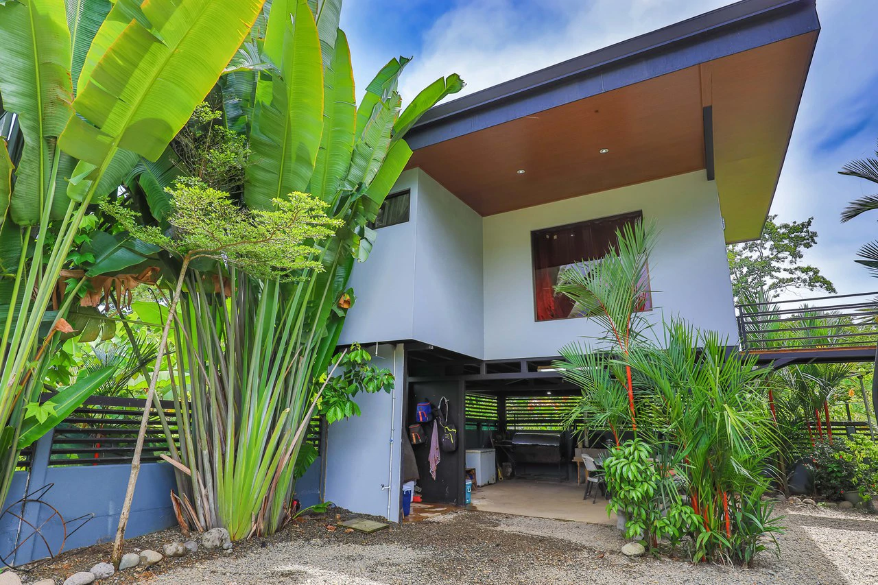 Apartment Hotel with Owners Suite, Fantastic Oportunity for Hostel in Uvita - Gallery image 26