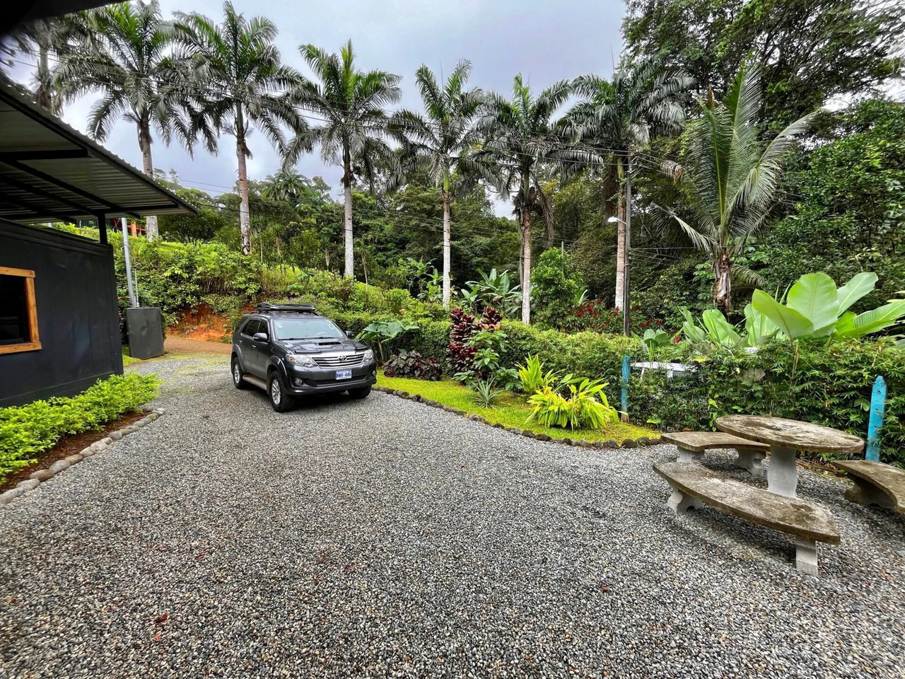 0.19 ACRES – 3 Bedroom Container Homes With Additional Building Lot,15min to Dominical and Beaches!! - Gallery image 4