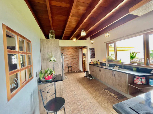Colonial-Contemporary House with Retractable Star Roof, Guest House, and Panoramic Views - Gallery image 13