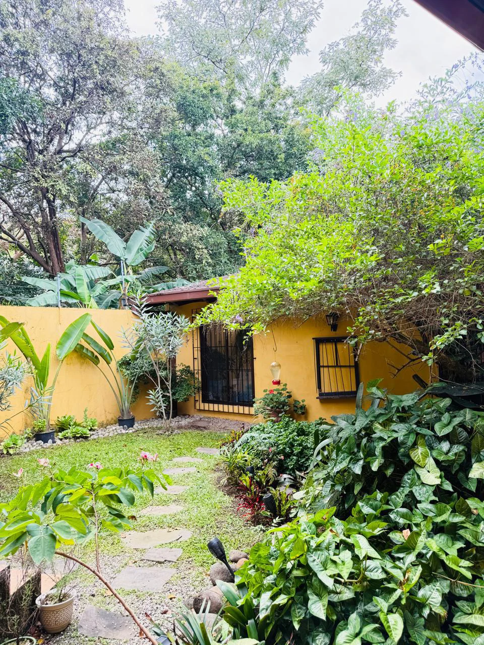 Detached single-family home for sale Costa Rica Escazu with big garden - Gallery image 22