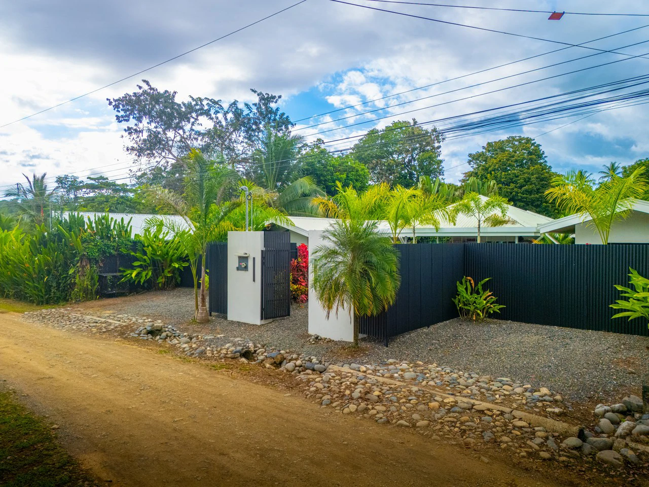 Income Ready Boutique Investment near Whale's Tail Beach - Gallery image 3
